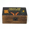 Drewniane Emaliowane Pudełko Trust The Universe 15x10x6 cm